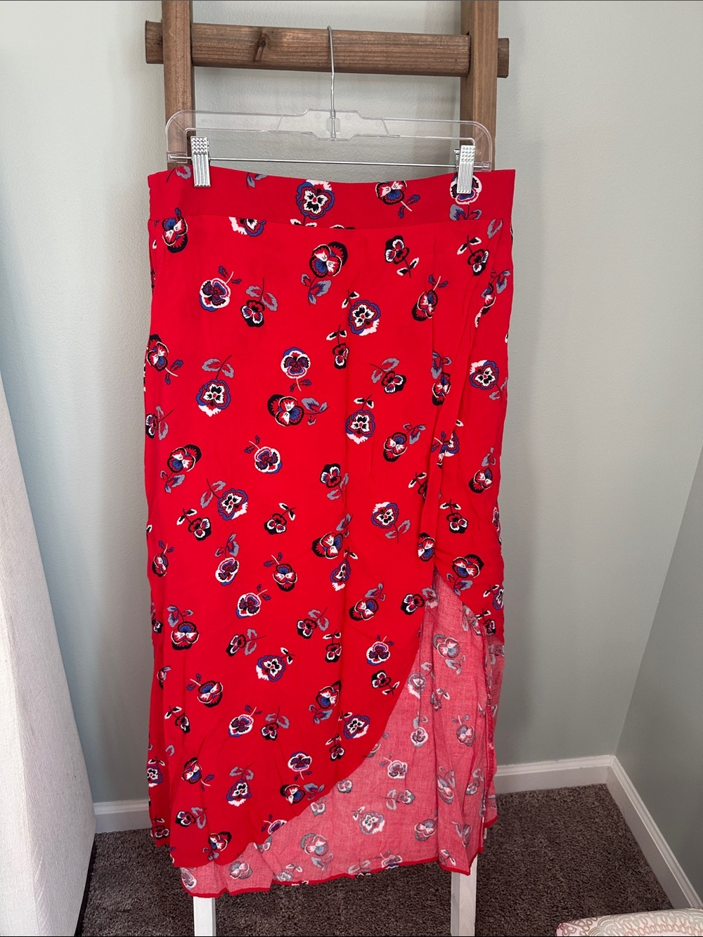 Express Red Floral Wrap Skirt with Navy Accents Size Large in GUC